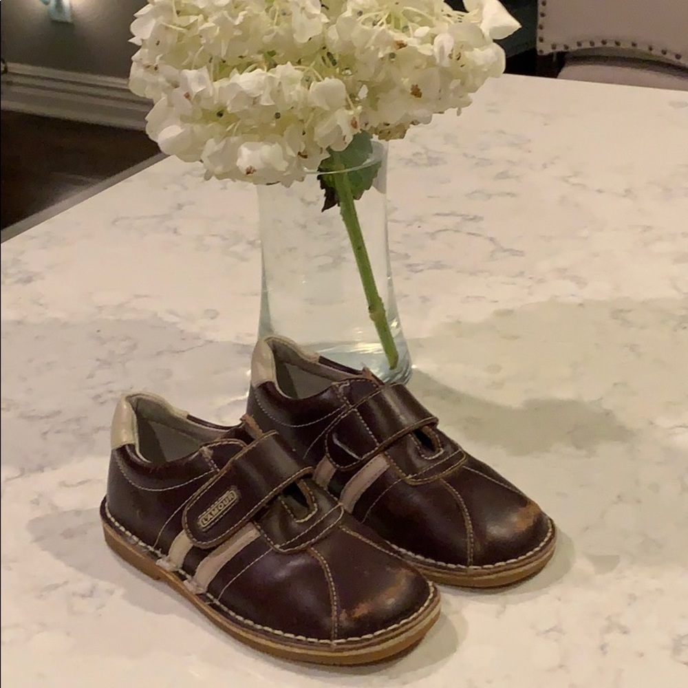 L’amour Brown Saddle Oxfords